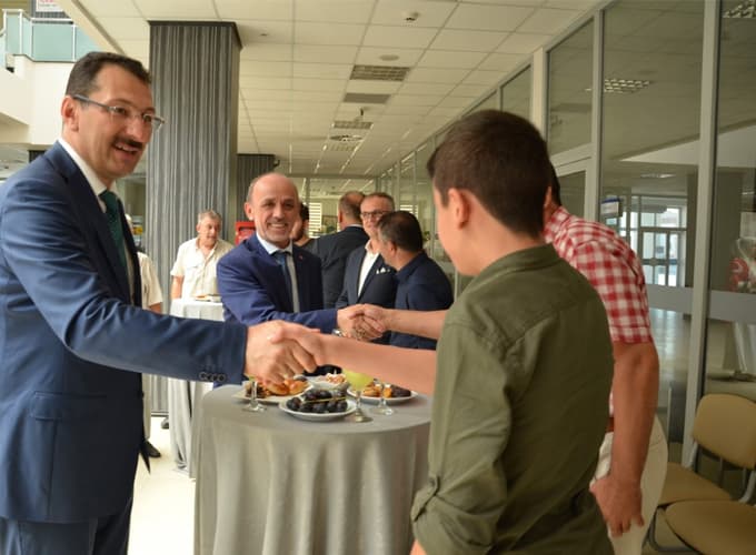 Erenler Belediyesinde Bayram Sevinci