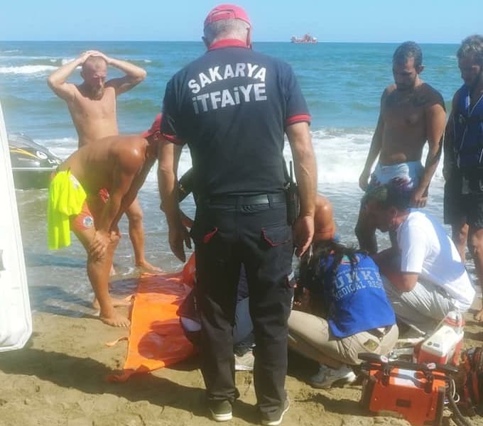 Denizde kaybolun genç 1 saat sonra bulundu