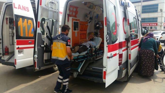 İki otomobil kafa kafaya çarpıştı: 6 yaralı