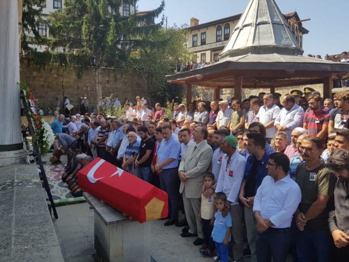 Uzman Çavuş Özgen'e acı veda