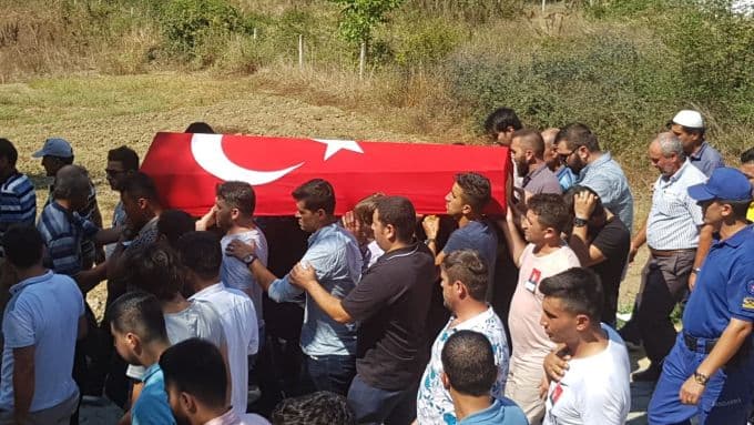 Uzman Çavuş Özgen'e acı veda