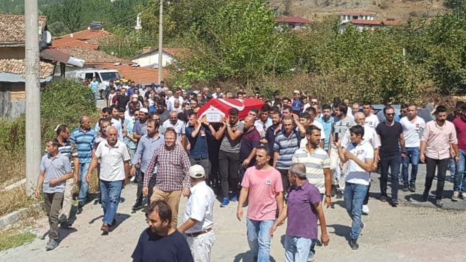 Uzman Çavuş Özgen'e acı veda