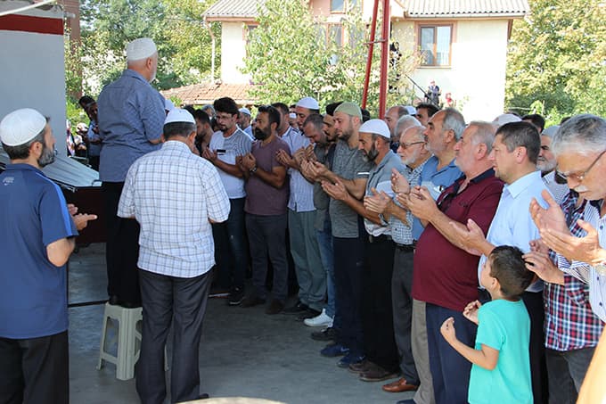Feci kazada ölenler son yolculuğuna uğurlanıyor