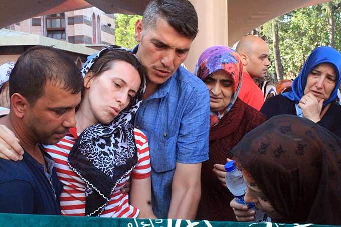 Feci kazada ölenler son yolculuğuna uğurlanıyor