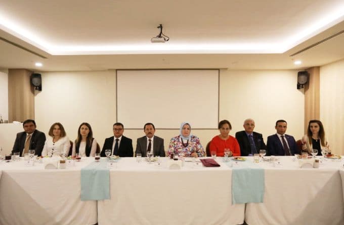 Tayini çıkan kaymakamlara veda yemeği