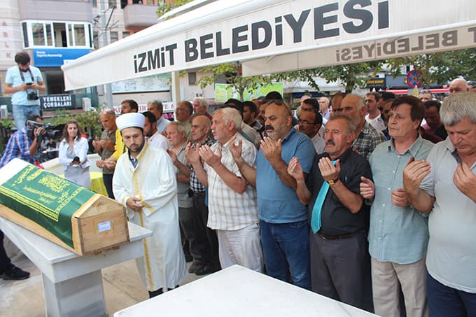 Özel ekiple 3 yıl sonra bulunan elektrikçinin cenazesi toprağa verildi 