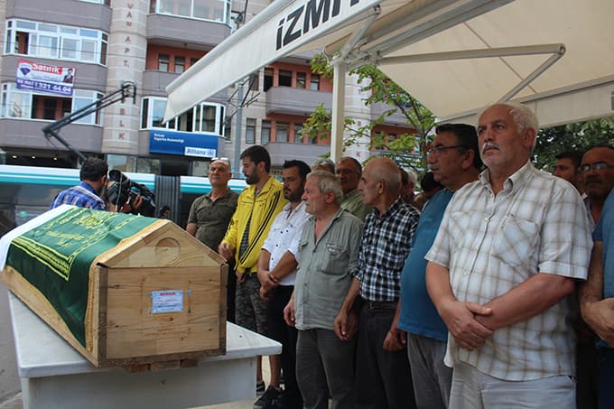 Özel ekiple 3 yıl sonra bulunan elektrikçinin cenazesi toprağa verildi 