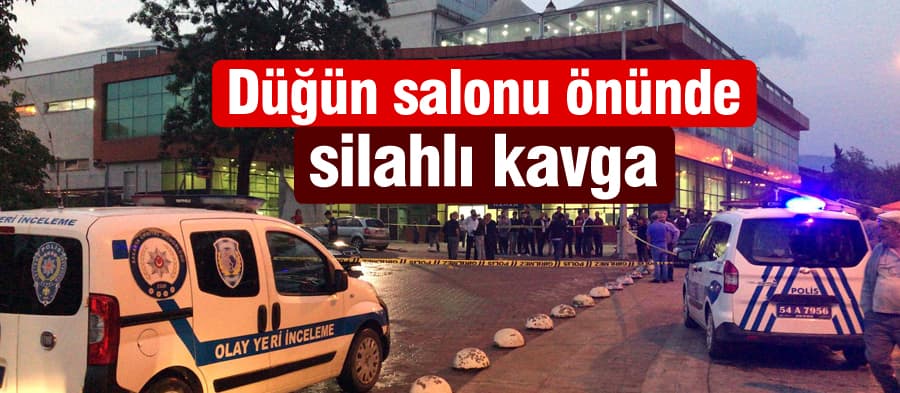Düğün salonu önünde silahlı kavga
