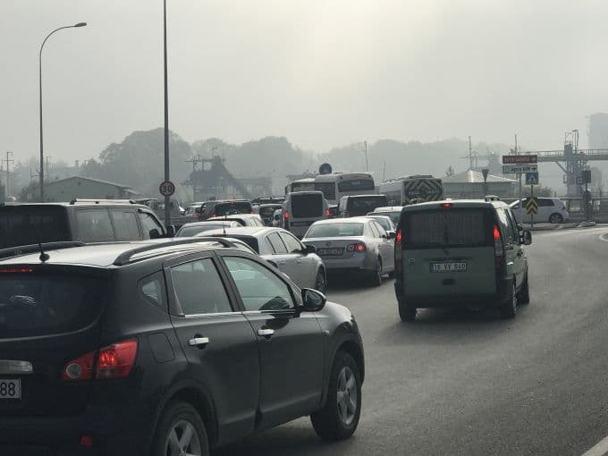 Sakarya'da okullar açıldı, trafik durma noktasına geldi