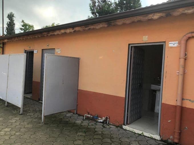 Okuldaki eksiklikler çok olunca, veliler ateş püskürdü