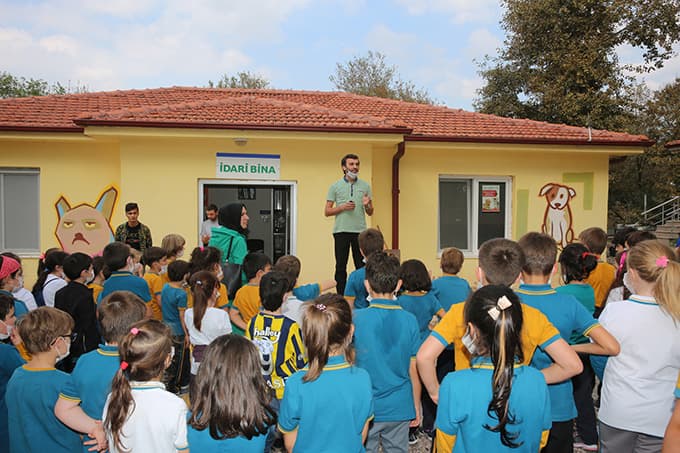 Hayvanları Koruma Gününde çocuklardan anlamlı ziyaret