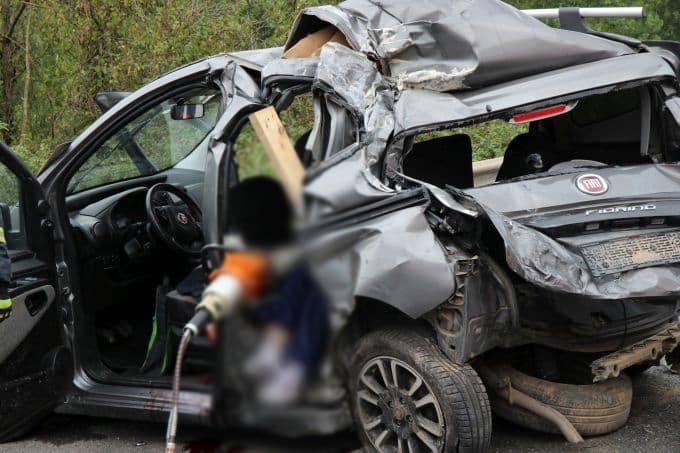 Tem Otoyolu'nda feci kaza: 1 ölü, 3 yaralı