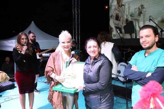 Şarkıcı Ömür Gedik, Kent Park'ta konser verdi
