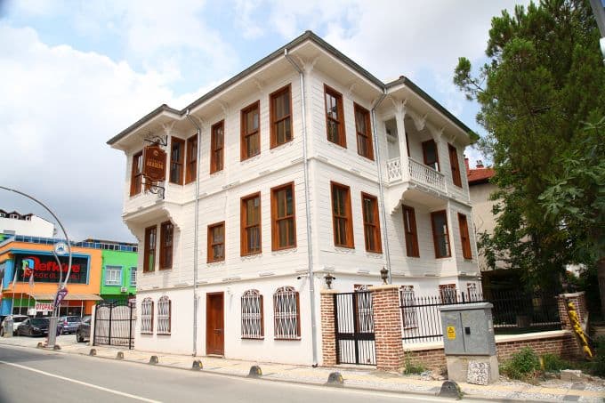 Tarihi Alicanlar Konağı açılışa hazırlanıyor