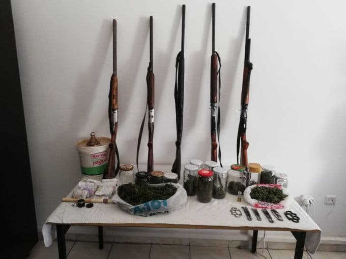 Kaynarca'da zehir tacirlerine operasyon: 4 gözaltı!