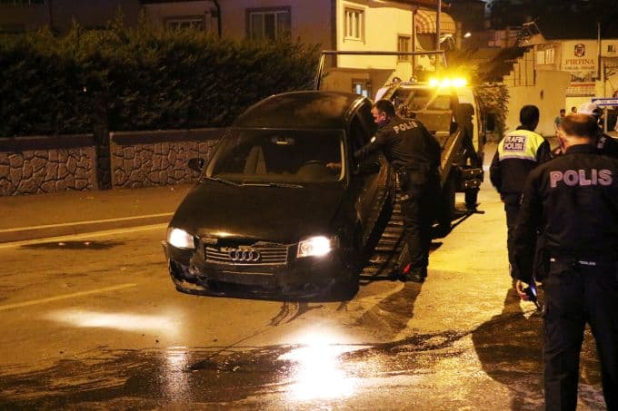 Polisten kaçarken, ölümden döndüler