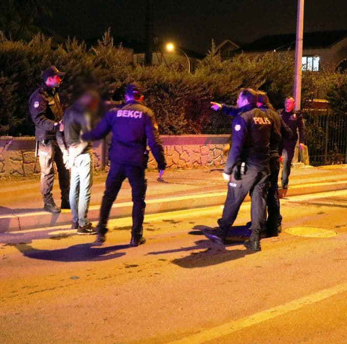 Polisten kaçarken, ölümden döndüler