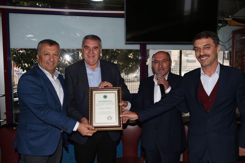 Karadenizlilerden Başkan Toçoğlu'na hemşehrilik beratı