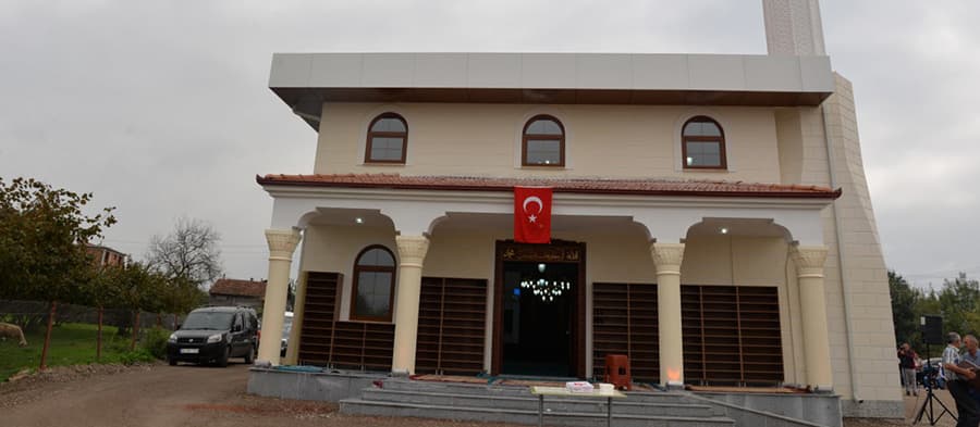 Hendek Yeni Mahalle Camii dualarla ibadete açıldı
