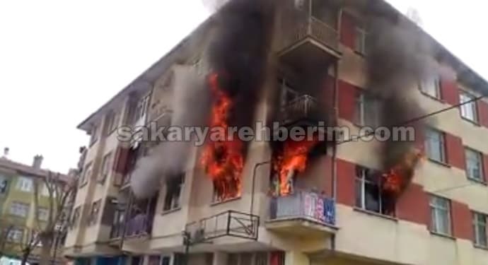 Evde çıkan yangında dehşet anları