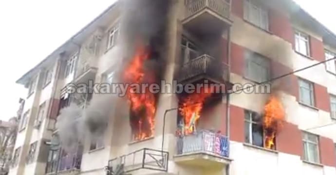 Evde çıkan yangında dehşet anları