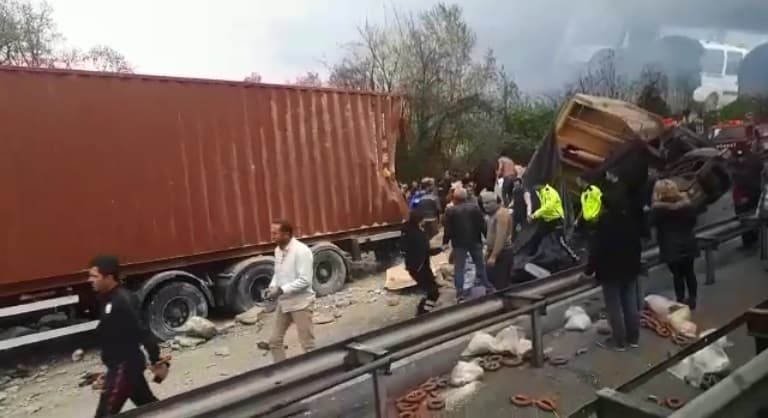 TEM'de büyük kaza