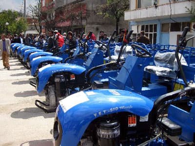 56 Çiftçiye Çapalama Makinesi Dağıtıldı
