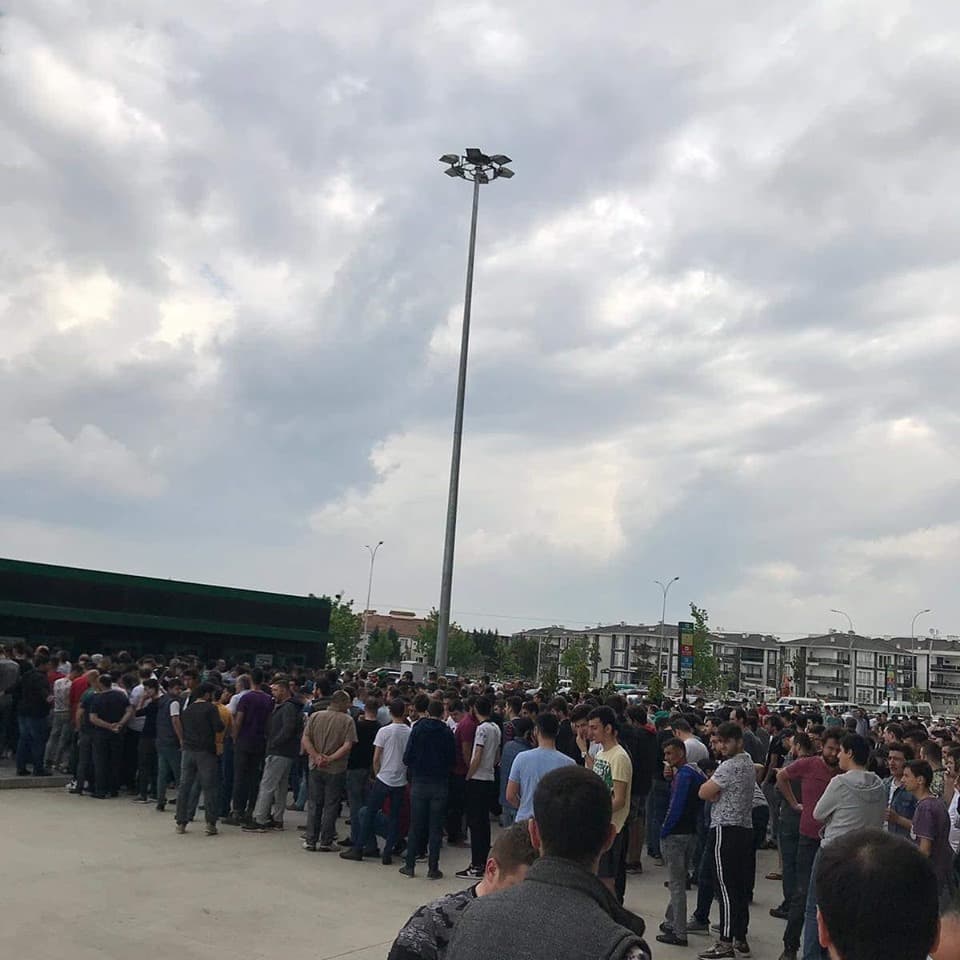 Tatangalar biletler için gişelere akın etti