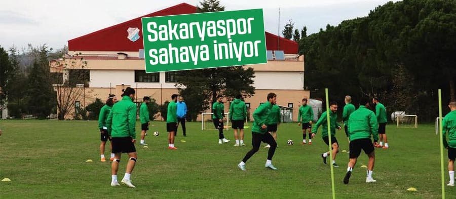 Sakaryaspor sahaya iniyor