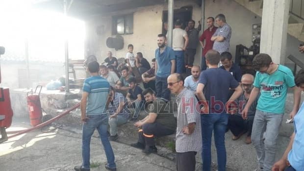 Fabrika alevlere teslim oldu