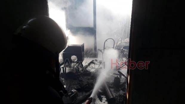 Fabrika alevlere teslim oldu