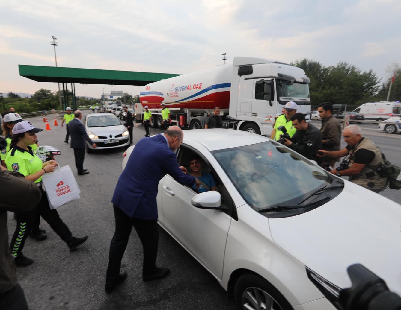 Bakan Soylu Sakarya'da trafik denetimlerine katıldı