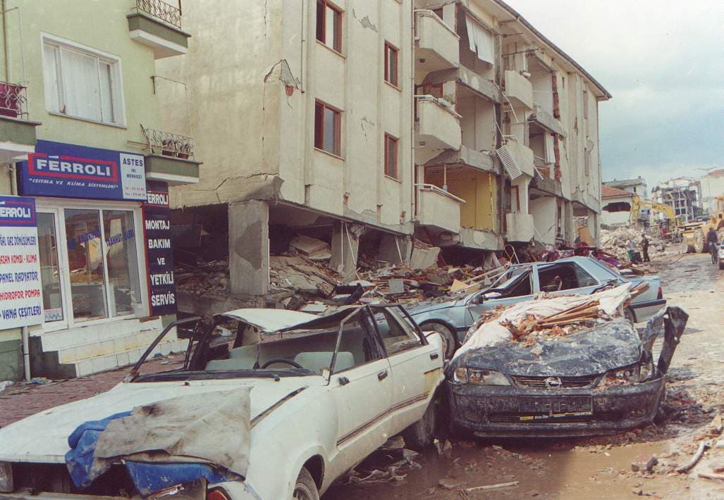 Fotoğraflarla 17 Ağustos 1999 Marmara Depremi