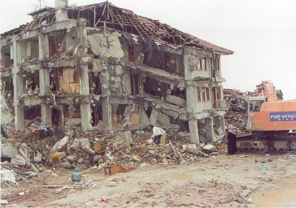 Fotoğraflarla 17 Ağustos 1999 Marmara Depremi