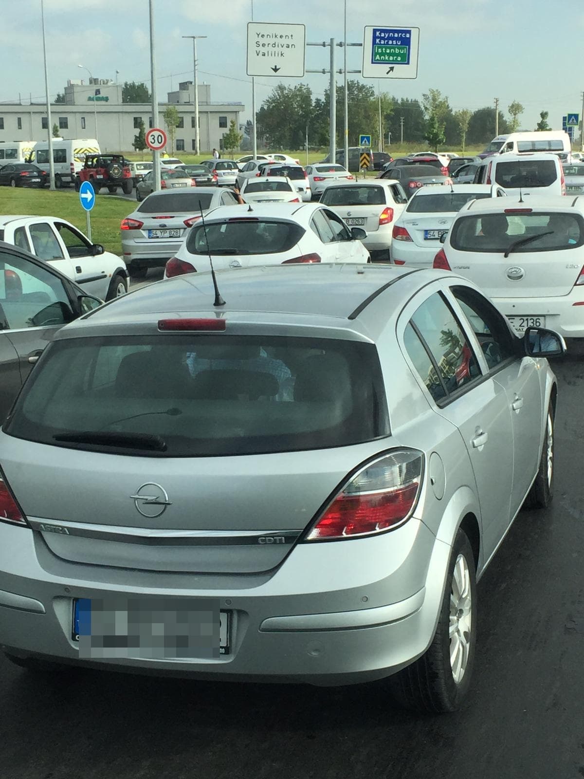 Trafik kilitlendi, vatandaş isyan etti