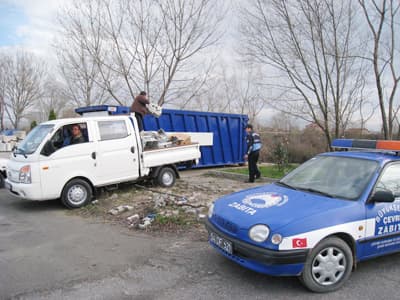 <font face="Arial" size="2">Başlatılan &ccedil;alışma kapsamında b&uuml;y&uuml;kşehir belediyesi birimleri arasında e-atılar toplanmaya başlandı. B&uuml;y&uuml;kşehir b&uuml;nyesindeki ve ADASU b&uuml;nyesindeki birimlerden toplanan ilk e-atıklar, Fen İşleri Daire Başkanlığı'nda bulunan konteynıra taşındı. İlgili kişi veya kurumlar alınmasını talep ettikleri elektronik atıklar ve konuyla ilgili soruları i&ccedil;in 273 41 52 (155-156) no'lu telefonlardan b&uuml;y&uuml;kşehir belediyesi &Ccedil;evre Koruma Ve Geliştirme Şube M&uuml;d&uuml;rl&uuml;ğ&uuml;'ne irtibata ge&ccedil;ilebilir.</font>