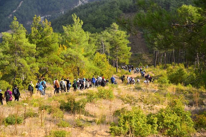 Doğa yürüyüşleri Taraklı Kayaboğazı parkuruyla devam etti