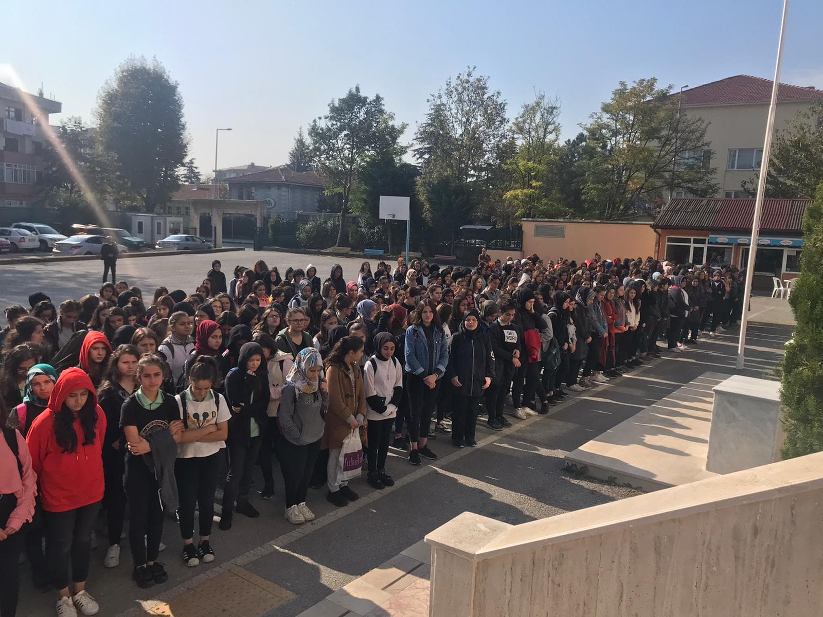 Kaza kurbanı Liseli Esra'nın okulunda hüzünlü tören