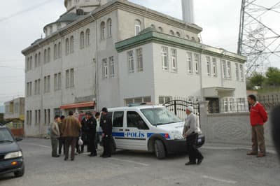 Camiye Çirkin Saldırı