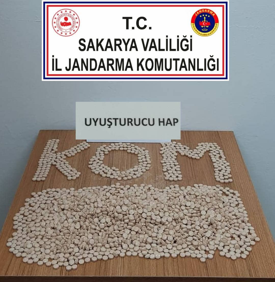 Binlerce uyuşturucu hapla yakalandı