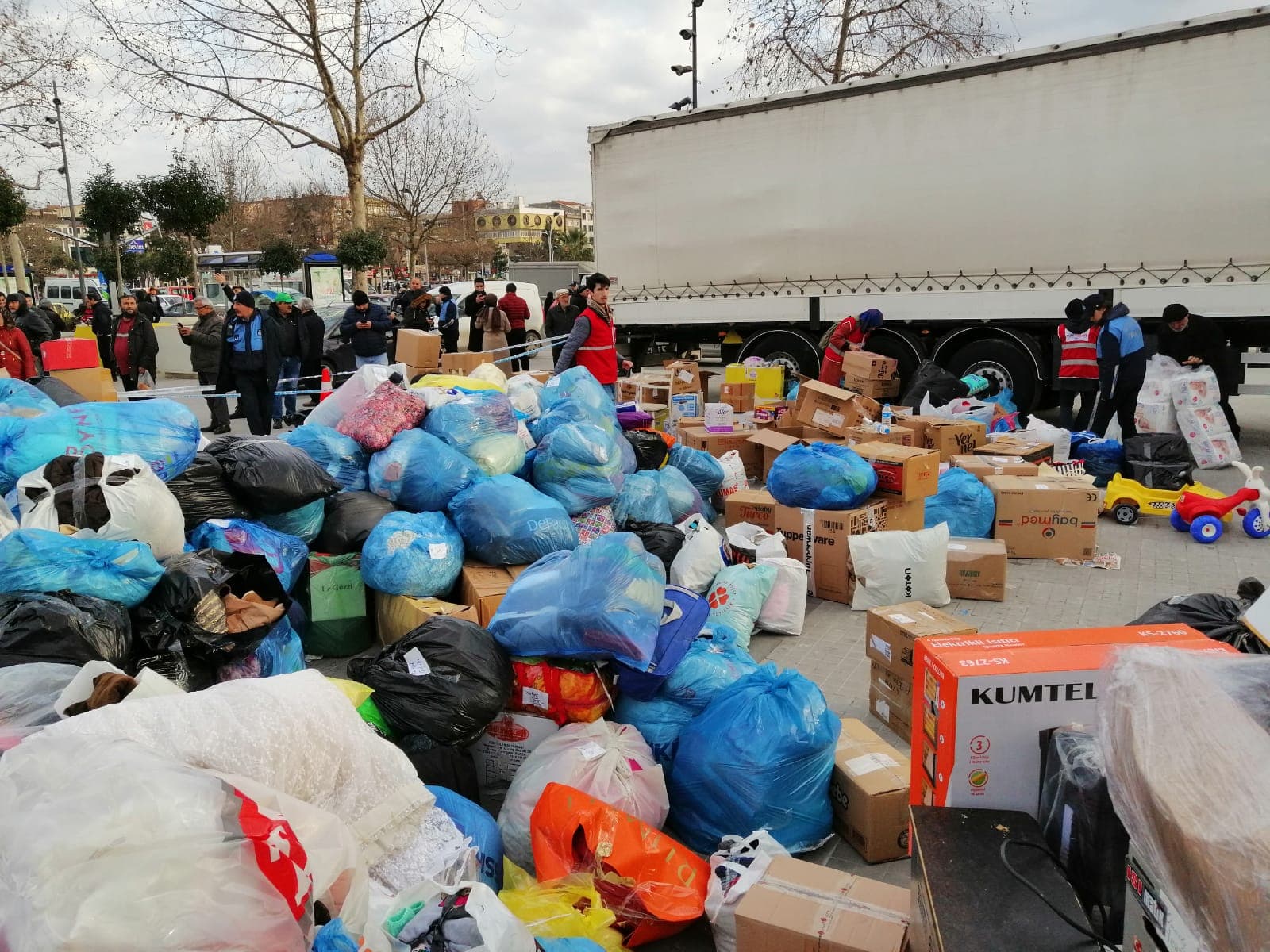 Sakaryalılar yardım için seferber oldu