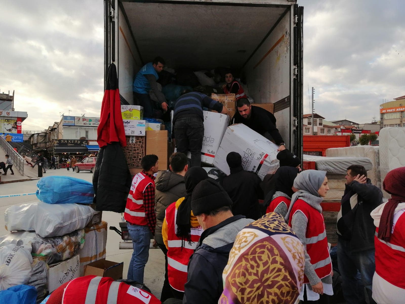 Sakaryalılar yardım için seferber oldu