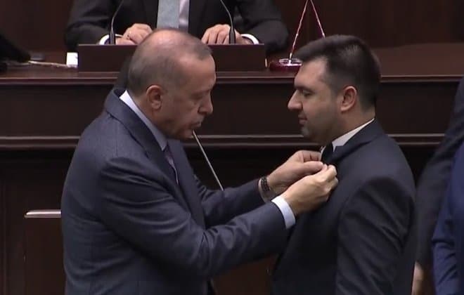 Pamukova Belediye Başkanı AK Parti'ye geçti