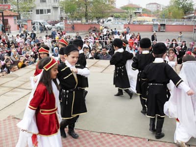 Namık Kemal&#8217;de 23 Nisan Coşkusu