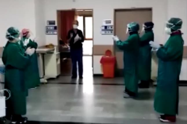Sakarya'da koronayı yenen hastalar alkışlarla uğurlandı