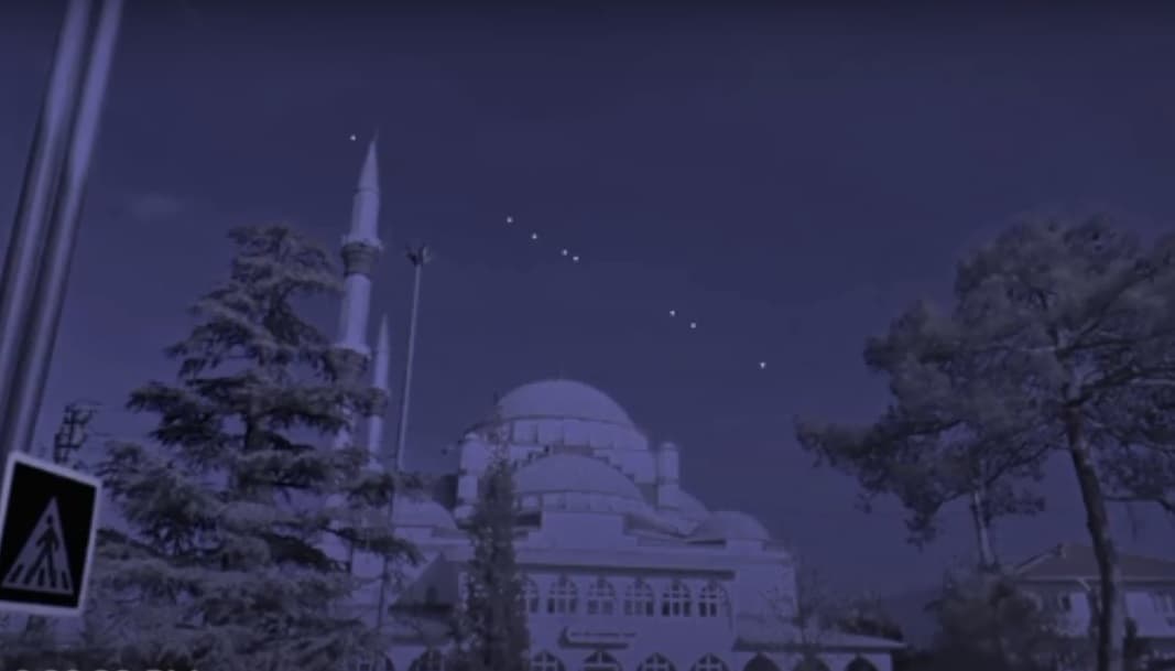 Sakarya'da gökyüzünde merak uyandıran cisim bakın ne çıktı?