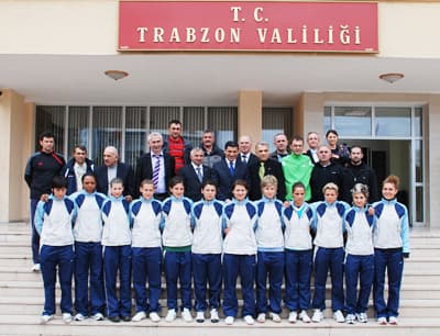 Kızlar, Eski Sakarya Valisi Okutan'ı Unutmadı