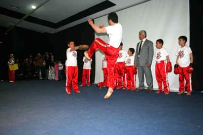 Erenler'de Kick Box Rüzgarı Nefesleri Kesti