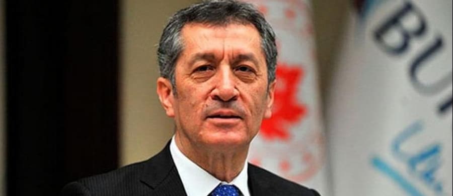 Okullar 1 ay ertelendi, Uzaktan eğitim 31 Ağustos'ta