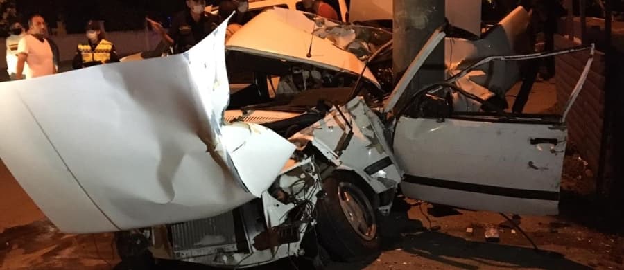 Akyazı'da feci kaza 1'i ağır 2 yaralı